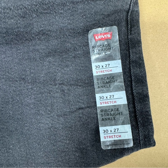 🌟LEVIS RIBCAGE CROP ANKLE JEANS BLACK - Picture 4 of 6